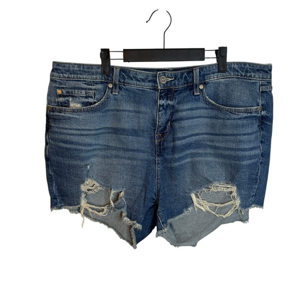 Torrid Mid-Rise Distressed Denim Medium Wash Shortie Shorts - Picture 2 of 7